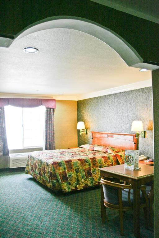 Crystal Inn Suites & Spas Inglewood Bilik gambar